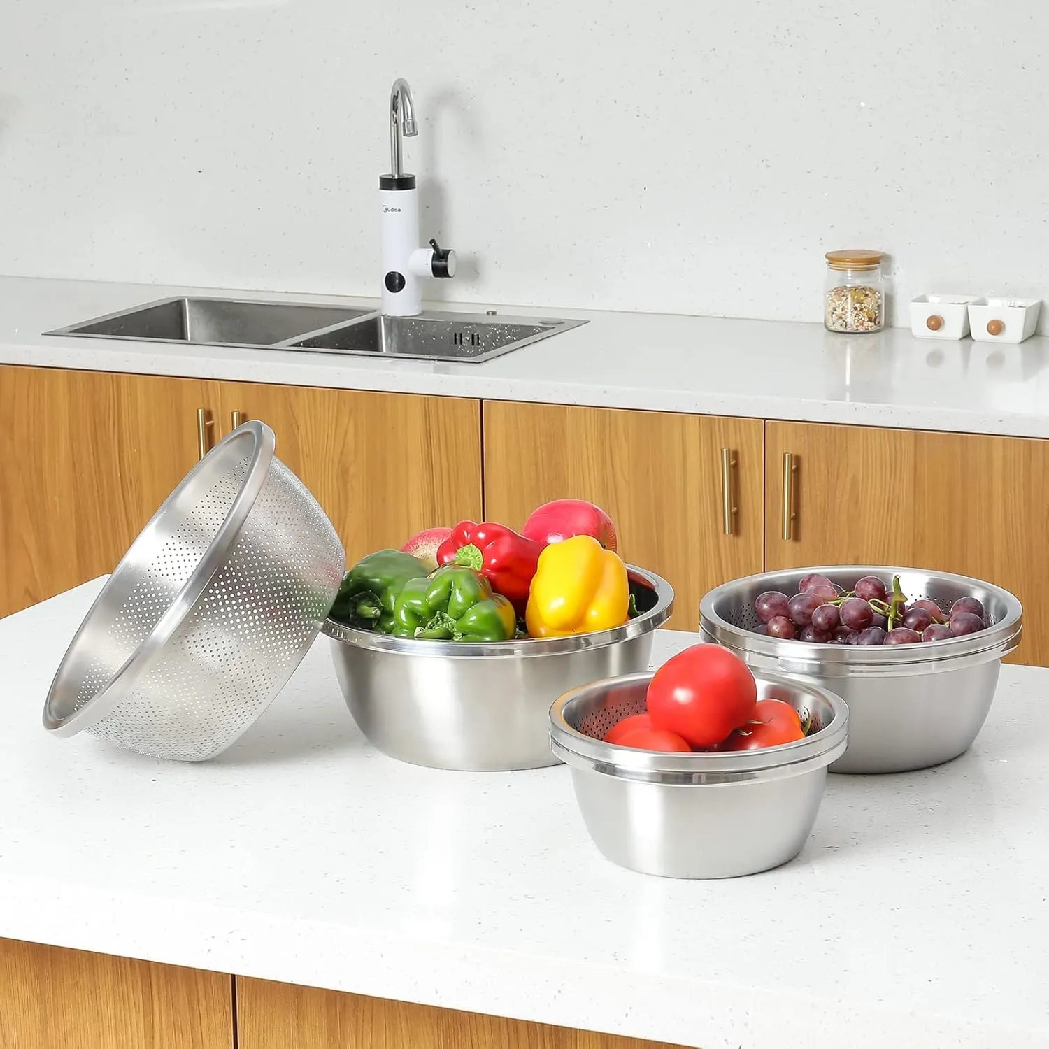 304 Stainless Steel Microporous Colander,2QT Large Capacity with Mixing Bowl For washing vegetables, fruit and rice and for draining cooked pasta(2PC)
