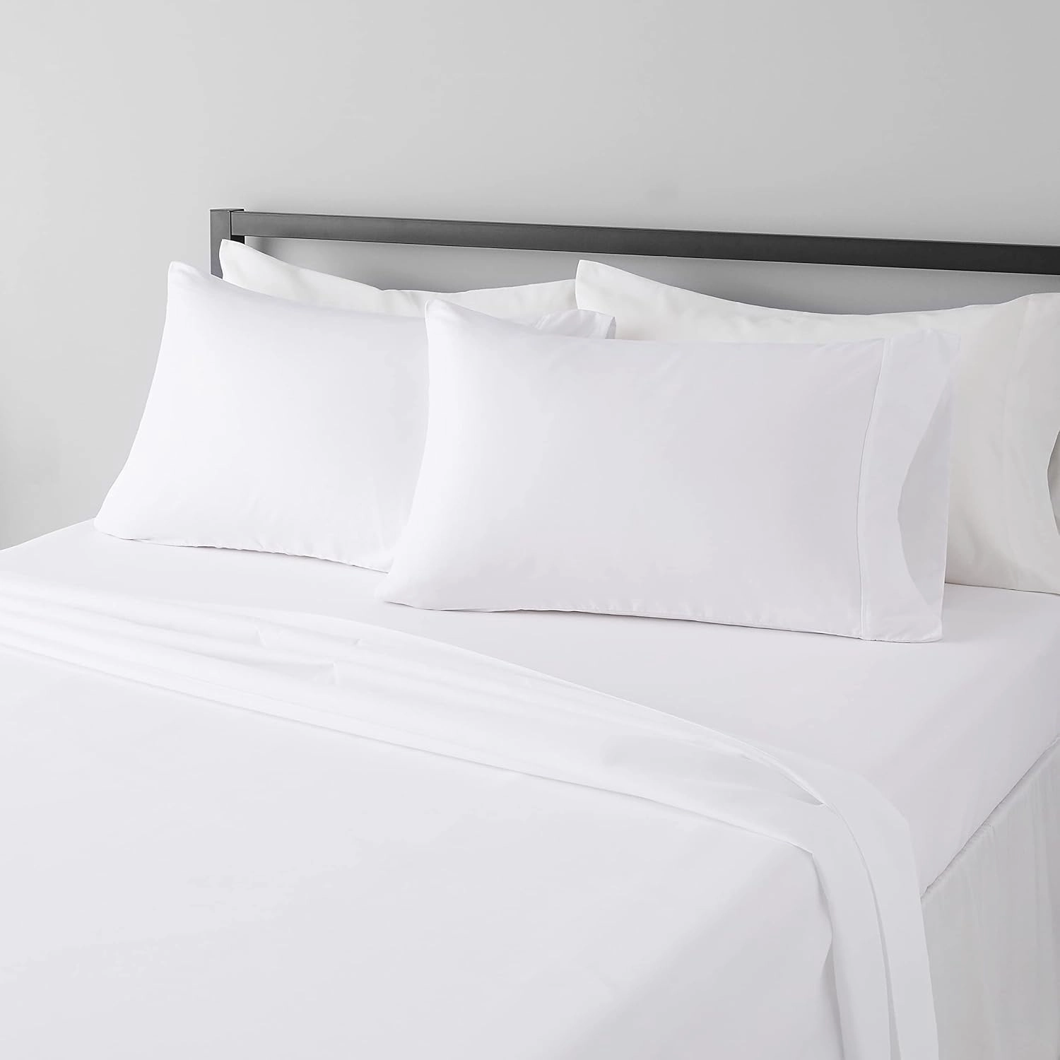 Amazon Basics 4 Piece Microfiber Lightweight Wrinkle-free Breathable Bed Sheet Set, Super Soft Easy Care, 14" Deep Pockets, Queen, Bright White, Solid