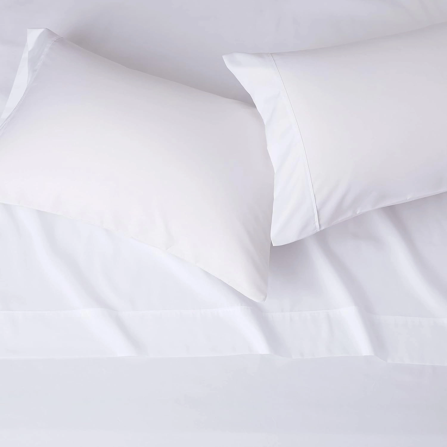 Amazon Basics 4 Piece Microfiber Lightweight Wrinkle-free Breathable Bed Sheet Set, Super Soft Easy Care, 14" Deep Pockets, Queen, Bright White, Solid