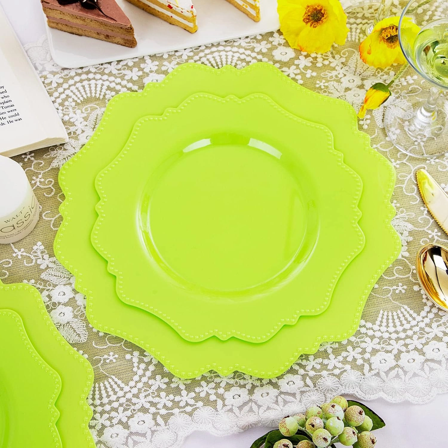 COLOSUS Disposable Plastic Plates 60Pcs, Light Green Party Plates, Heavy Duty 30 Dinner plate 10.5” and 30 Salad/Dessert Plate 8.25” for Easter Party Dinner