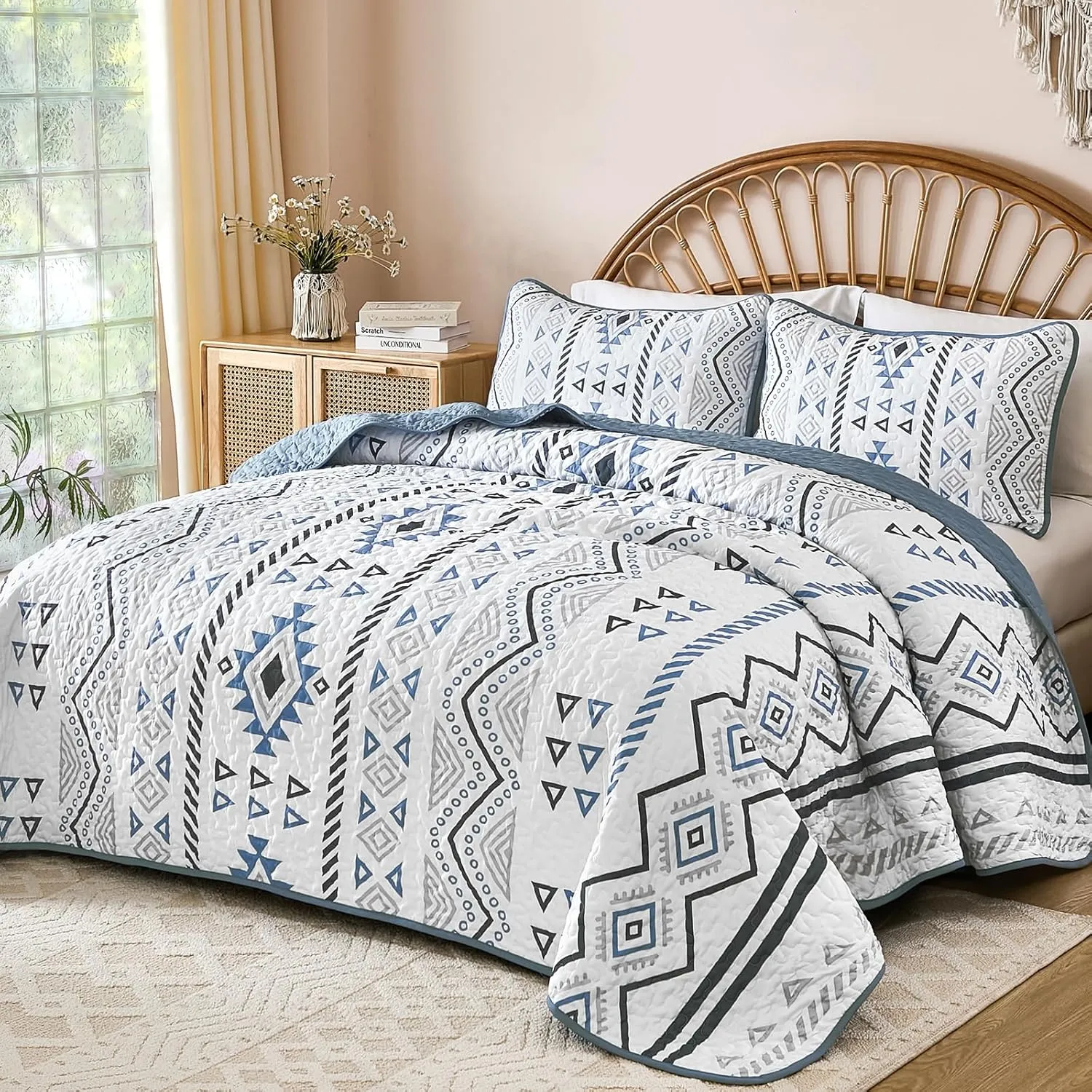 Drucon Boho Queen Size Aztec Quilt Set 3 Pieces Blue Ultra Soft Lightweight Quilt Beddding Set, Microfiber Bohemian Bedspread Coverlet Set with 2 Pillowcases for All Season (Queen, 90"x96")