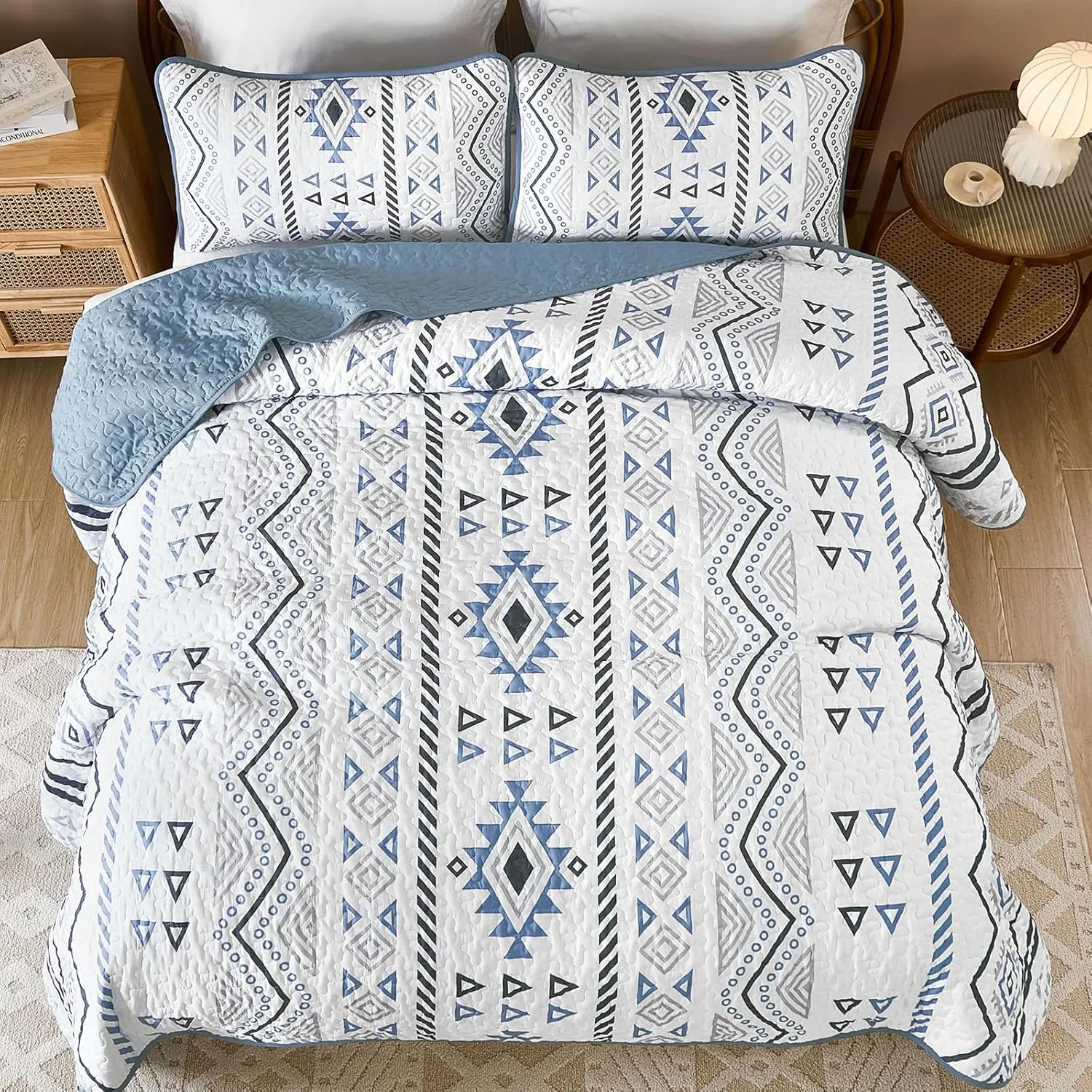 Drucon Boho Queen Size Aztec Quilt Set 3 Pieces Blue Ultra Soft Lightweight Quilt Beddding Set, Microfiber Bohemian Bedspread Coverlet Set with 2 Pillowcases for All Season (Queen, 90"x96")