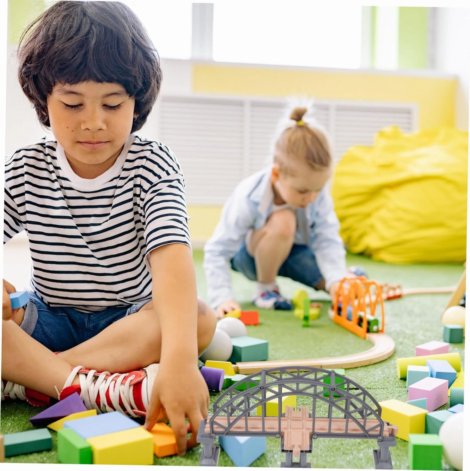 ERINGOGO Kids Toy Train Accessory Playset Wooden Bridge Develop Creative Thinking Fine Motor Skills
