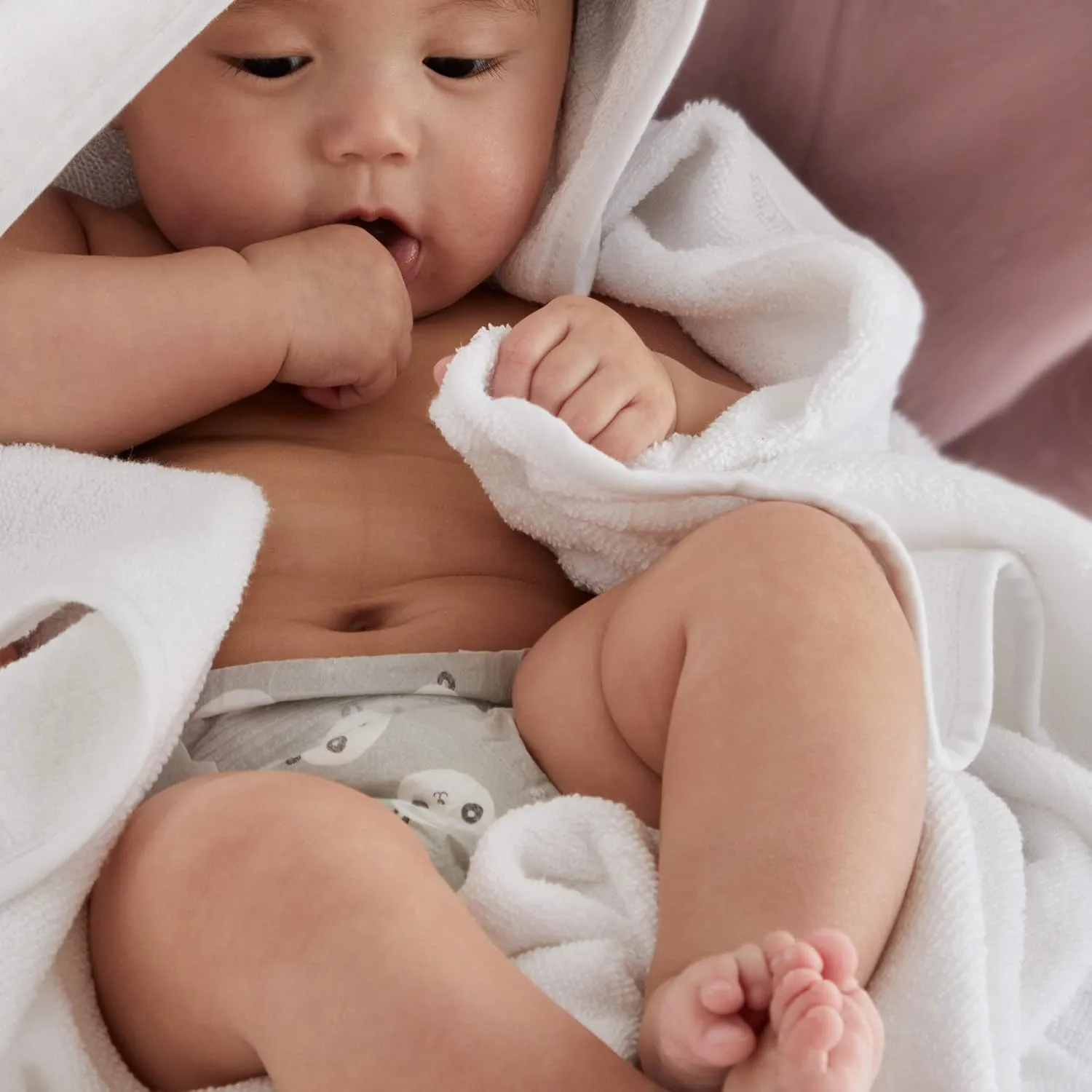 HonestBaby unisex baby 3-Piece Organic Cotton Hooded Towel & Washcloth Set Bandana, Bright White, One Size US