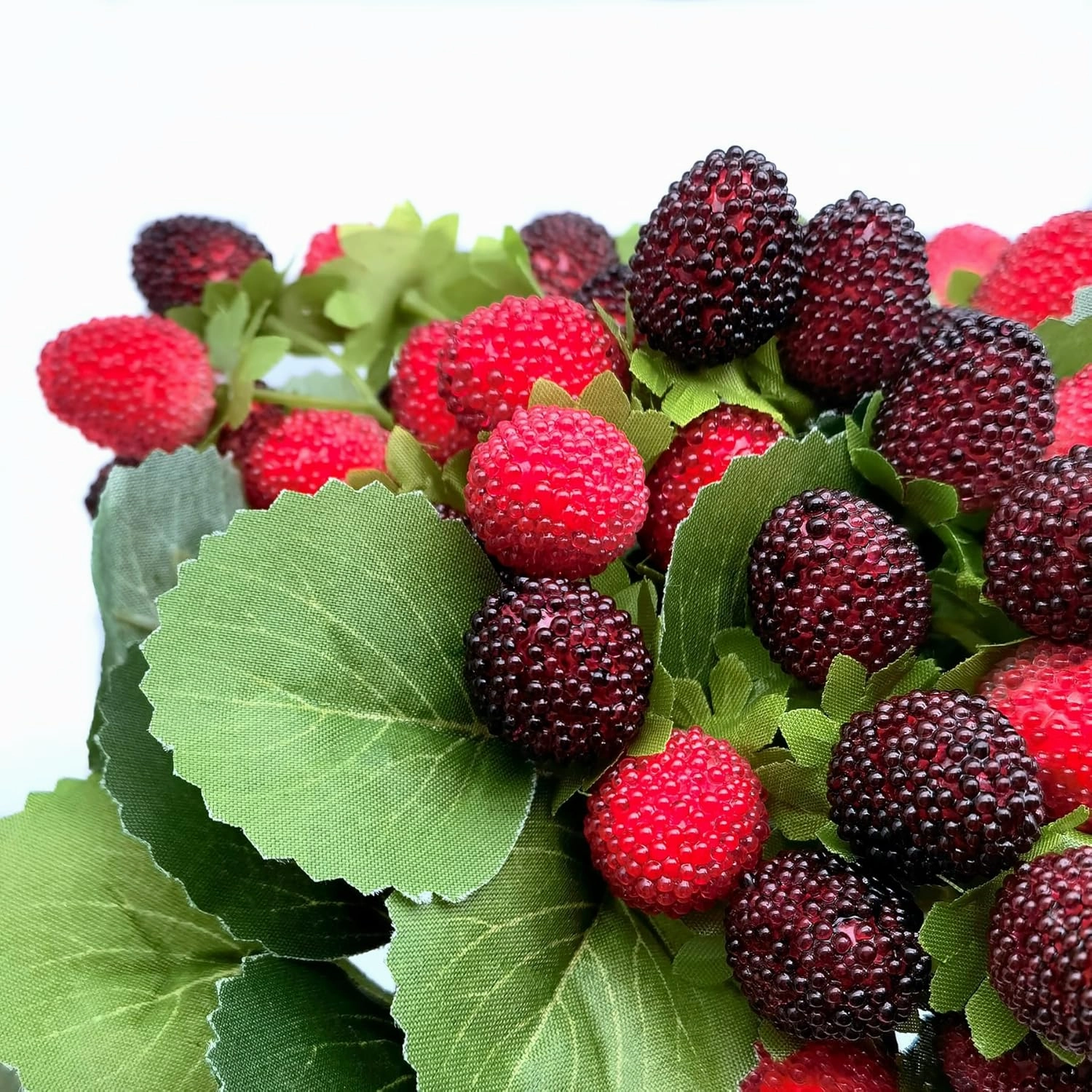 M2cbridge 4PCS Artificial Raspberry Red Berry Strawberry Faux Fruit BlackBerry Props Table Decoration (Red with Black)
