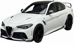 Metal Vehicles Toys 1/18 for Alfa Romeo Giulia White Metal Car Model Diecast Model Family Souvenir Decoration Home Or Office Décor