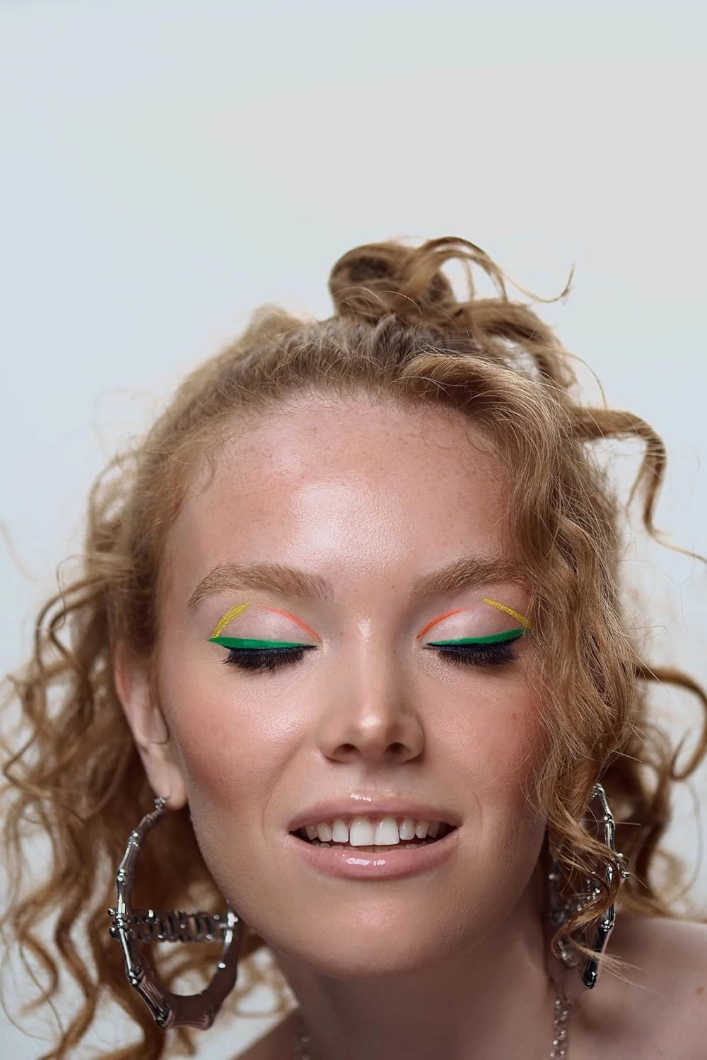 UV Paint Liners, Vegan Formulation and Bold Pigments (Mellow Yellow)