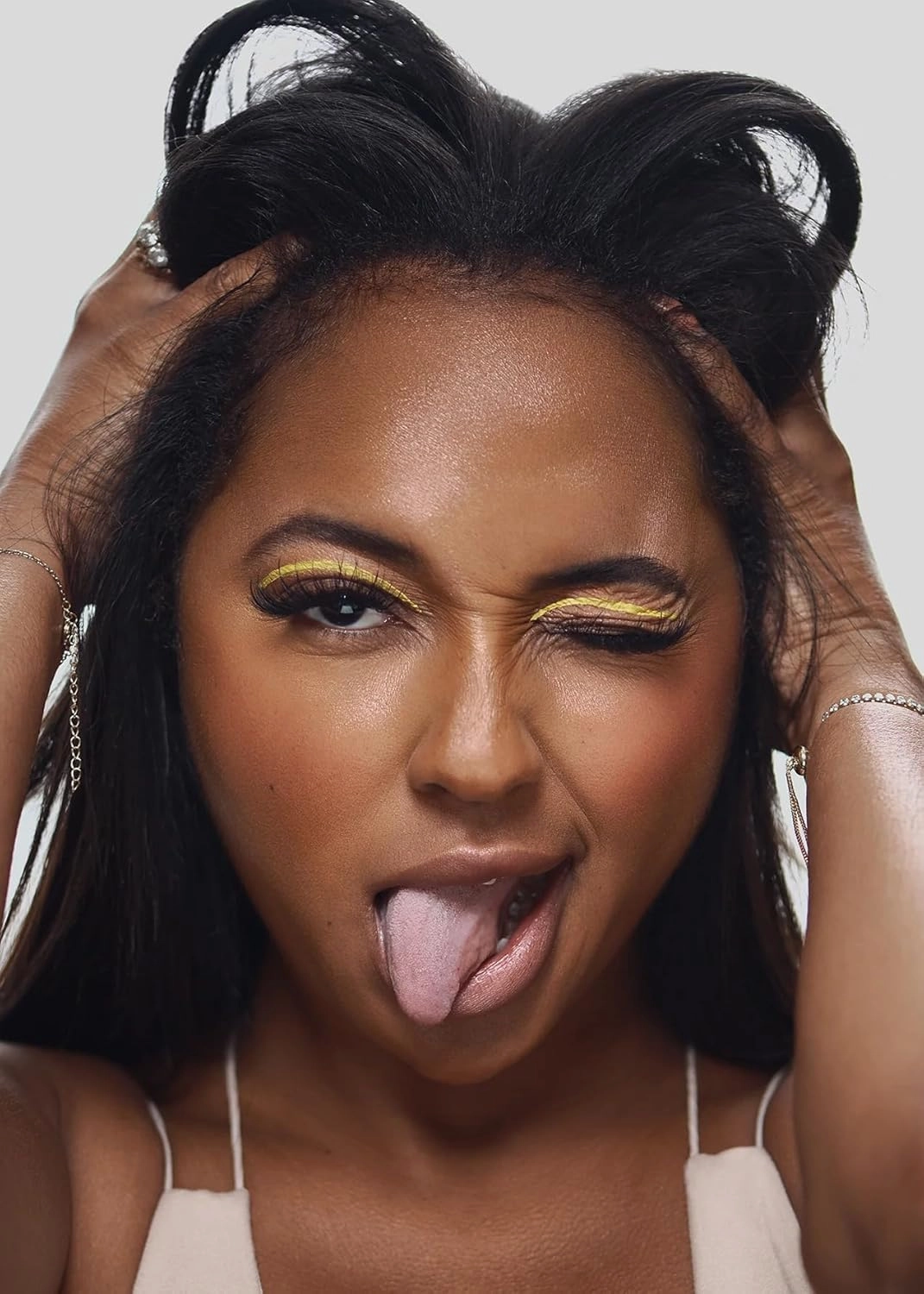 UV Paint Liners, Vegan Formulation and Bold Pigments (Mellow Yellow)