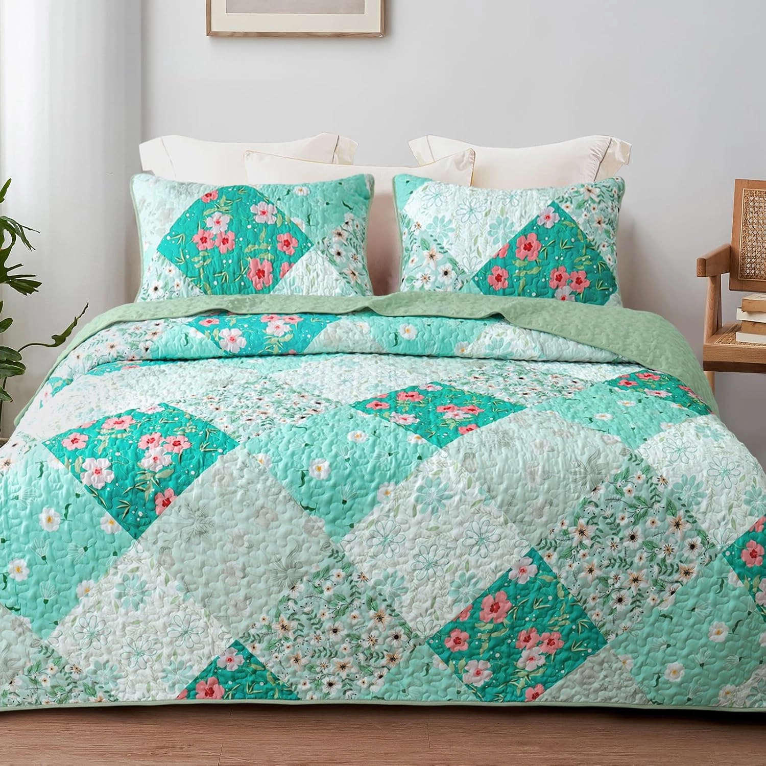 Whale Flotilla Reversible Patchwork Quilts Full Queen Size, Lightweight Boho Printed Bedspreads Coverlets Quilt Bedding Set with 2 Pillow Shams for All Seasons, Light Green