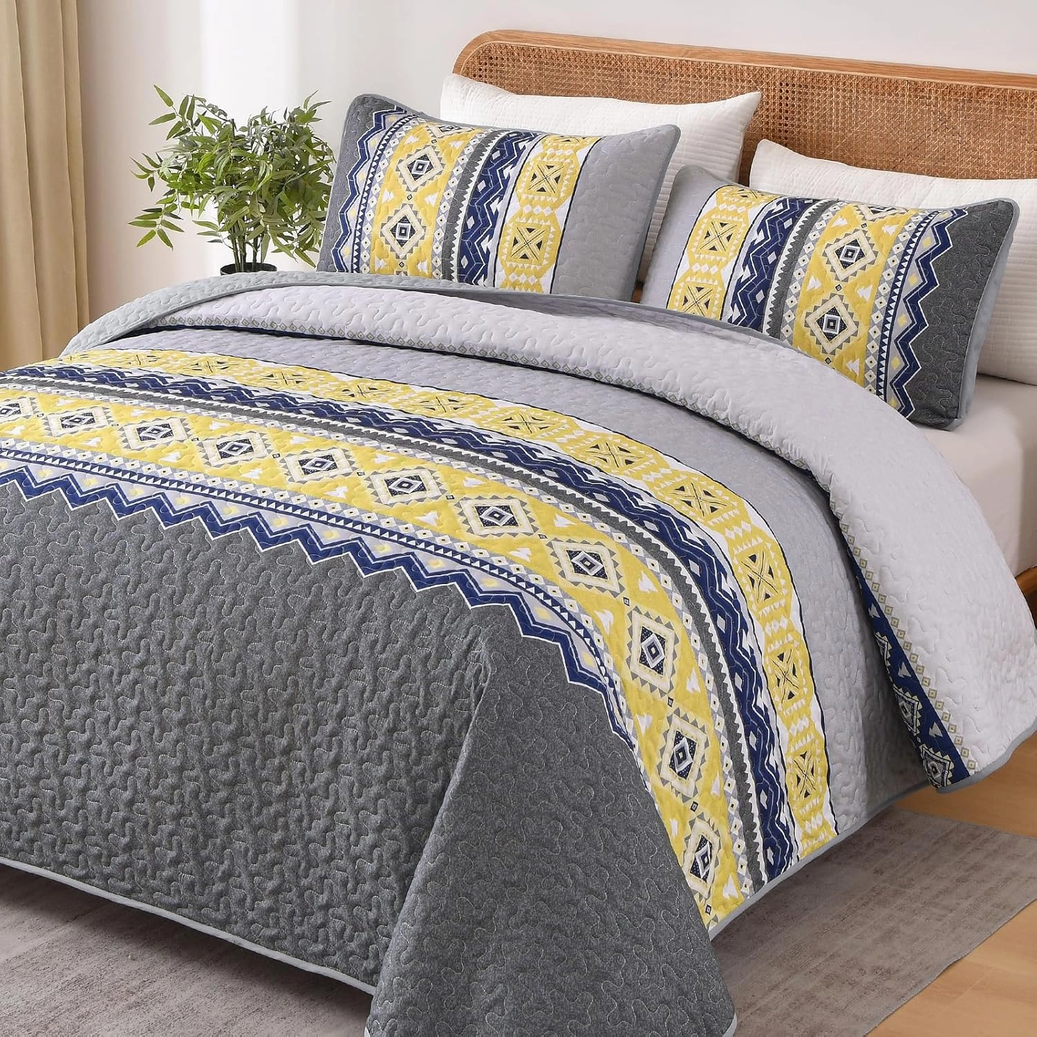 WONGS BEDDING 3 Pieces Quilt Set Queen Size, Grey Yellow Quilt Bedspread Lightweight Bohemian Coverlet Set with 2 Pillowcase, Soft Geometry Printed Bedding Set Queen for All Season 96"×90"